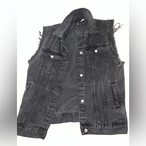 Size Small Oversized H&M gray/black vest